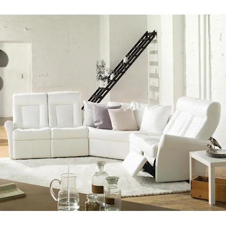 Reclining Sectional Sofa with Casual Style